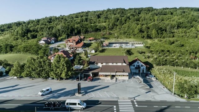 Rakovica, notranjost, Hrvaška